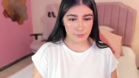 Snapshot of anneee_ chatting on 01-26-25, 05:23 Anne online show from 01-26-25, 05:23