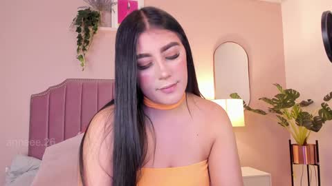 Snapshot of anneee_ chatting on 02-07-25, 01:11 Anne online show from 02-07-25, 01:11