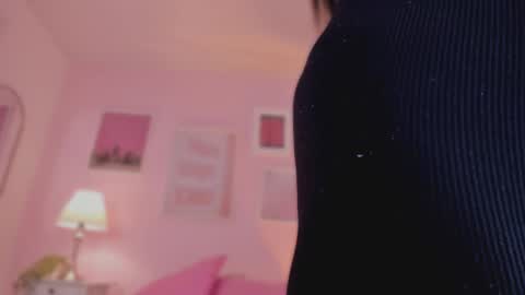 Snapshot of anneee_ chatting on 03-12-25, 02:01 Anne online show from 03-12-25, 02:01