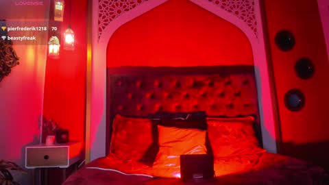 Anne  online show from 01-09-25, 01:08