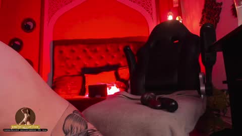 Anne  online show from 02-02-25, 02:48