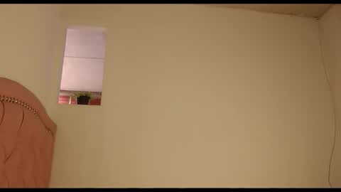 Snapshot of annelis_om chatting on 03-05-26, 04:36 annelis_om online show from 03-05-26, 04:36