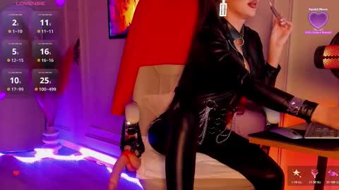 Annes online show from 11-25-25, 09:15