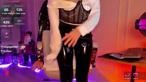 Annes online show from 12-15-25, 09:19