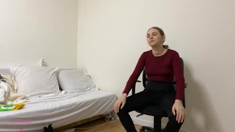 Snapshot of annetmoroz chatting on 02-07-26, 01:15 Ann Serj online show from 02-07-26, 01:15