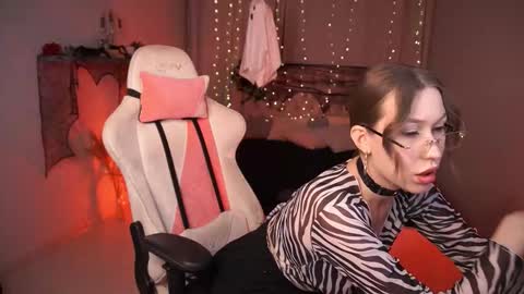  Anna  online show from 10-21-25, 06:25