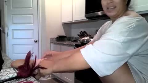 Annie23mal online show from 11-20-25, 01:44