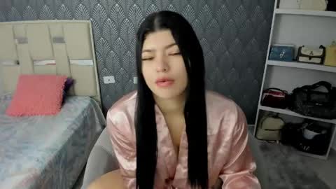Snapshot of annie_andrade1 chatting on 05-26-26, 05:03 annie online show from 05-26-26, 05:03