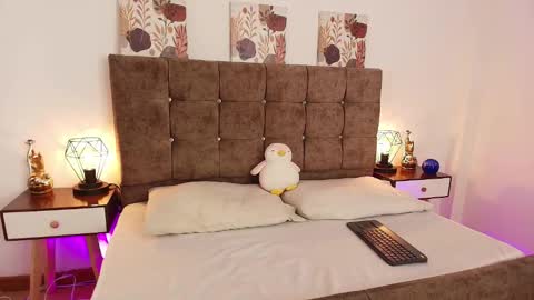 Annie Bonnie   online show from 03-30-26, 11:33