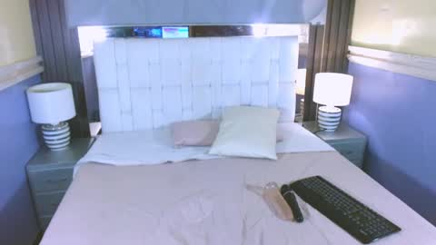 Annie  online show from 04-15-26, 07:58