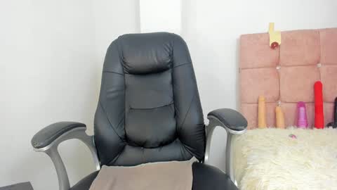 Snapshot of annie_collen chatting on 12-07-24, 03:52 Anna online show from 12-07-24, 03:52