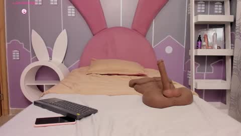 Snapshot of annie_cute18 chatting on 12-10-24, 02:48 annie_cute18 online show from 12-10-24, 02:48