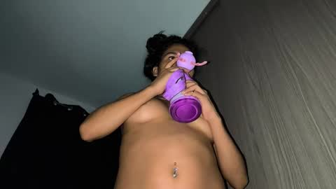 Snapshot of annie_darling_ chatting on 10-02-25, 02:40 A N G E L online show from 10-02-25, 02:40