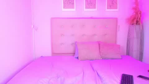 annie_dolce_ online show from 07-21-26, 01:35