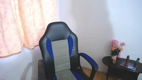 Annie3 online show from 10-08-25, 10:18