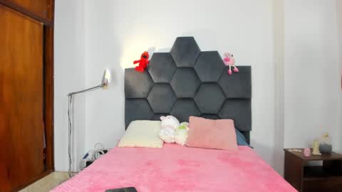 Snapshot of annie_dreams69 chatting on 12-03-24, 09:23 Annie online show from 12-03-24, 09:23