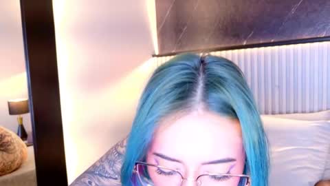 ANNIE HAWK online show from 03-17-26, 10:07