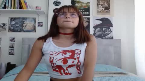 Snapshot of annie_jacke chatting on 09-23-25, 12:19 Annie and Jacke online show from 09-23-25, 12:19