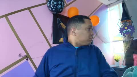 Snapshot of annie_lii chatting on 10-27-25, 01:04 Annie lii online show from 10-27-25, 01:04