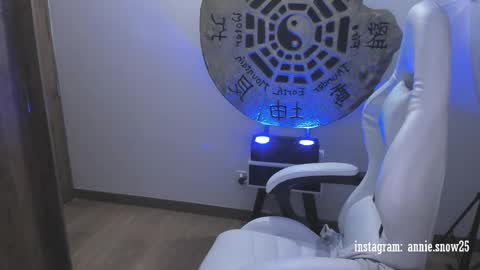 JEANNE no olvides seguirme dont forget follow me  uu online show from 02-18-25, 12:15