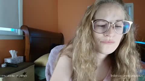 Snapshot of annie_stjames chatting on 12-17-24, 08:54 Annie St. James online show from 12-17-24, 08:54