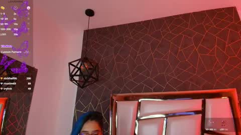 Annie  online show from 02-14-25, 10:25