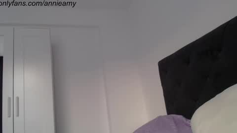 Annie online show from 02-12-25, 03:16