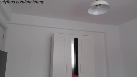 Annie online show from 02-17-25, 12:59