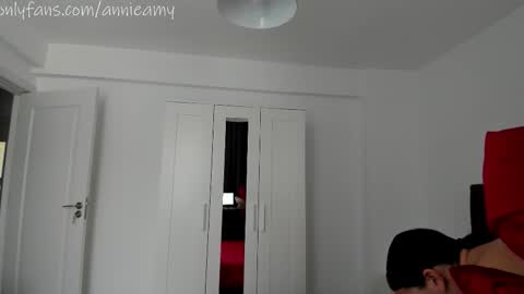 Annie online show from 09-24-25, 11:46