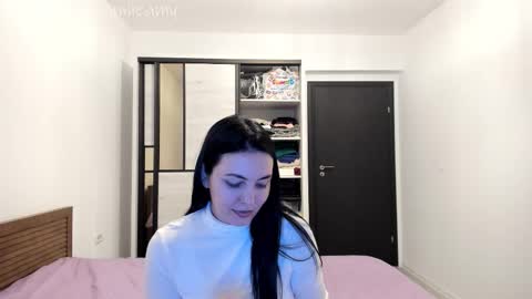 Snapshot of annieamy chatting on 12-16-25, 06:35 Annie online show from 12-16-25, 06:35