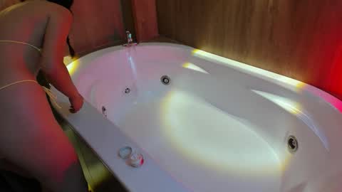 Annie And Leandro online show from 01-07-26, 08:22