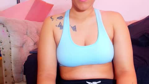 Snapshot of annieberlin chatting on 09-15-25, 03:06 annie online show from 09-15-25, 03:06