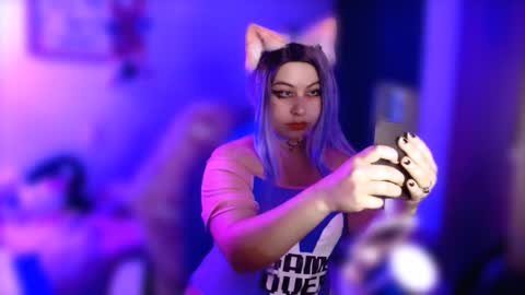 Annie Katzura new acount online show from 11-14-25, 11:02