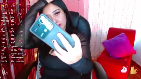 Snapshot of anniehh_ chatting on 11-20-25, 11:43 Annie Independent model Hello all offline tokens are appreciated thank you for your support.33 online show from 11-20-25, 11:43