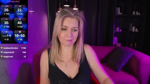 Snapshot of annielight chatting on 12-06-24, 11:54 Annie online show from 12-06-24, 11:54