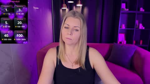 Snapshot of annielight chatting on 12-12-24, 06:47 Annie online show from 12-12-24, 06:47