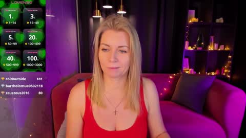 Snapshot of annielight chatting on 12-25-24, 08:51 Annie online show from 12-25-24, 08:51