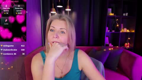 Snapshot of annielight chatting on 12-27-24, 09:28 Annie online show from 12-27-24, 09:28