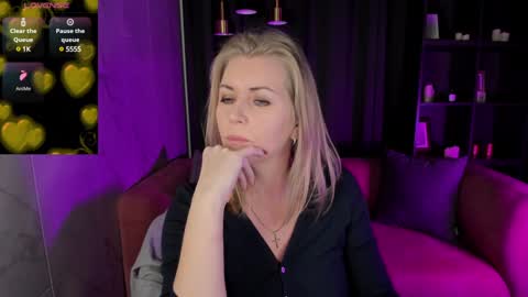 Snapshot of annielight chatting on 01-30-25, 05:41 Annie online show from 01-30-25, 05:41