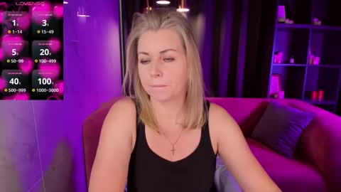 Snapshot of annielight chatting on 03-02-25, 05:44 Annie online show from 03-02-25, 05:44