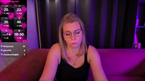 Snapshot of annielight chatting on 03-04-25, 09:07 Annie online show from 03-04-25, 09:07