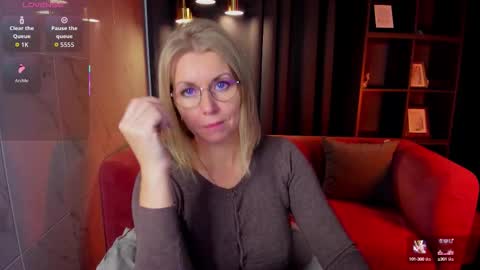 Snapshot of annielight chatting on 09-26-25, 05:44 Annie online show from 09-26-25, 05:44