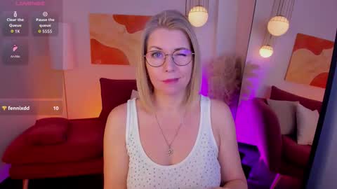 Snapshot of annielight chatting on 11-14-25, 06:12 Annie online show from 11-14-25, 06:12