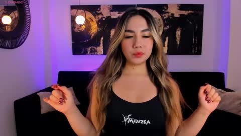 Annie Monroe online show from 12-18-25, 11:27