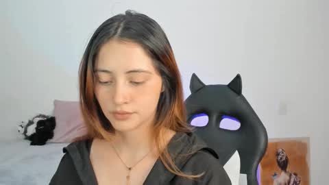 Annie online show from 10-24-25, 03:25