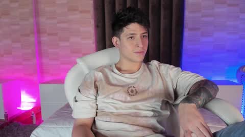 Annie  Alex online show from 01-08-25, 02:35