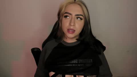 Annika online show from 10-31-25, 10:00