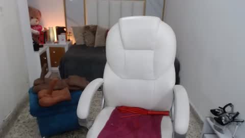 anna online show from 01-26-25, 05:34