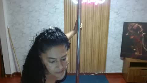 Snapshot of annita_muscle chatting on 03-12-26, 08:37 Annita online show from 03-12-26, 08:37
