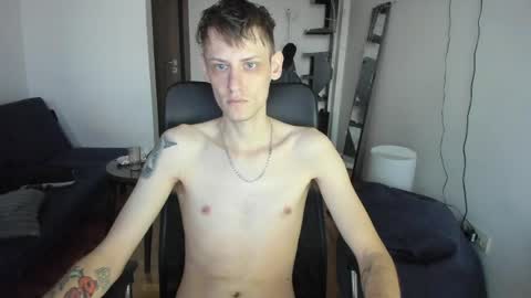 Snapshot of annonimsick chatting on 04-30-26, 11:38 online show from 04-30-26, 11:38